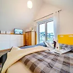 Ferienhaus-lieblingsplatz-by-seeblick-ferien-oro-direkte-wasserlage-sauna Olpenitz