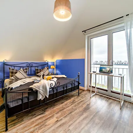 Ferienhaus-lieblingsplatz-by-seeblick-ferien-oro-direkte-wasserlage-sauna بيت للعطل