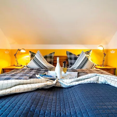 Ferienhaus-lieblingsplatz-by-seeblick-ferien-oro-direkte-wasserlage-sauna بيت للعطل