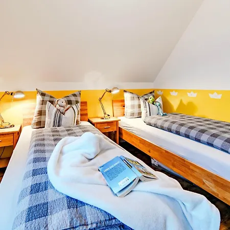 Ferienhaus-lieblingsplatz-by-seeblick-ferien-oro-direkte-wasserlage-sauna بيت للعطل *